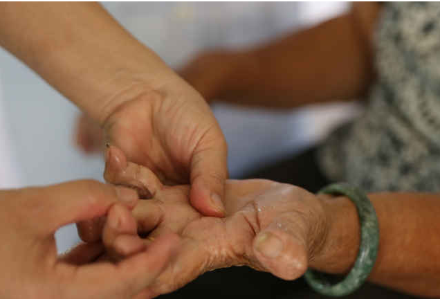 瘦脸|“肝不好，手脚先知”！手脚上没有4个“异常”，恭喜！肝还算健康