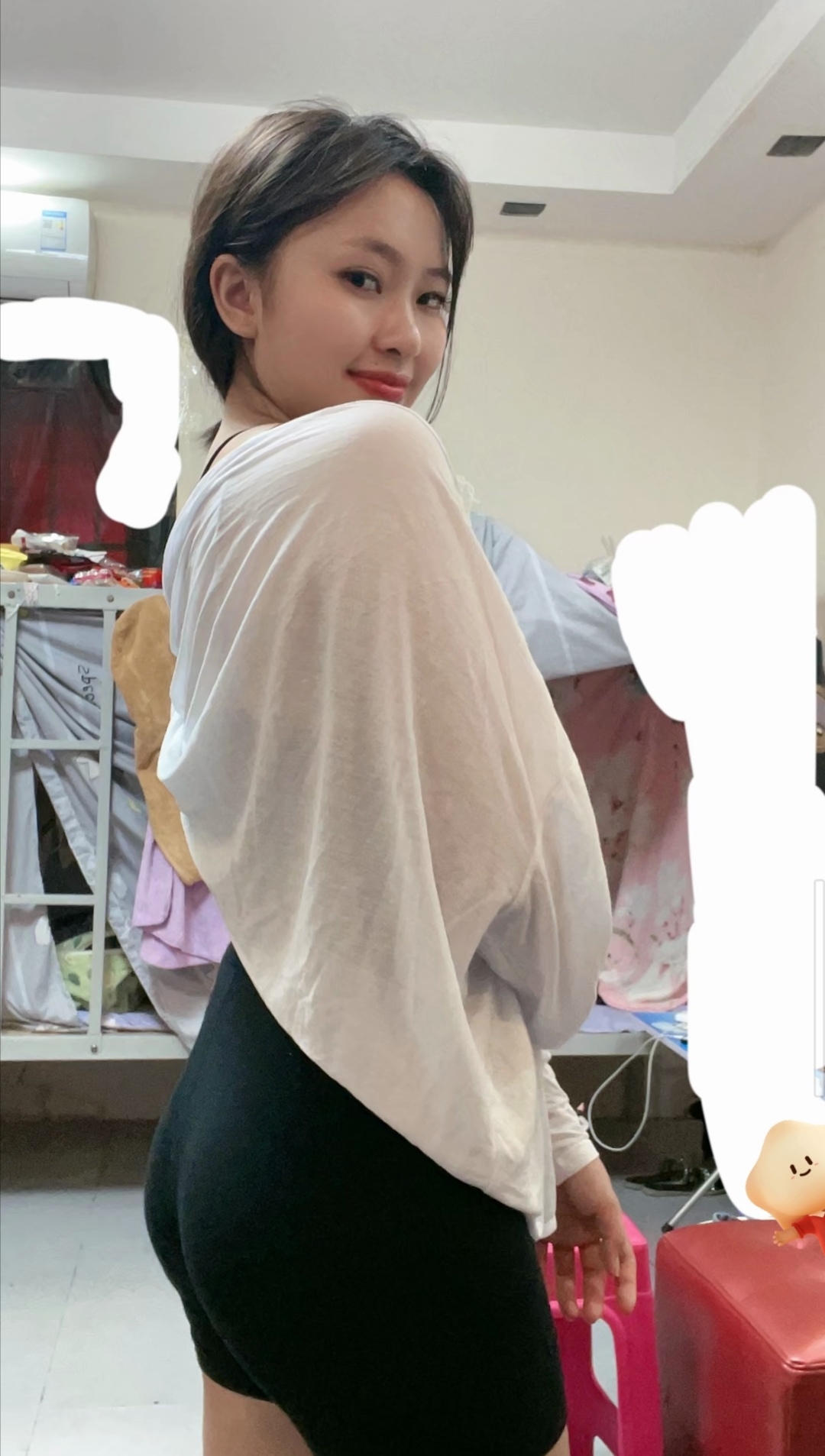 27君|宽松半透大T恤配上紧身短裤，修身又性感！