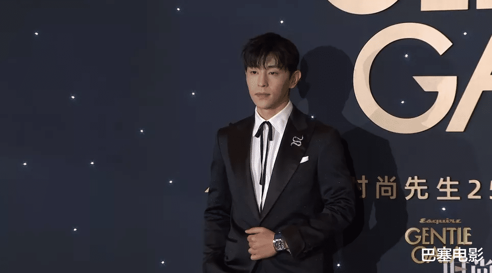 胡可|2022开年红毯：张雨绮变脸认不出，吴谨言好怪，郭采洁收了神通吧