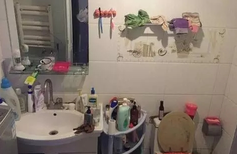 二柒山居|参观表哥家玩，打开卫生间就不想走了，这样的布置干净整洁又实用！
