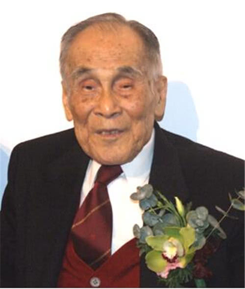 中纬经度 无偿捐2个银行给国家，资产超过2000亿，儿子只能开出租车谋生