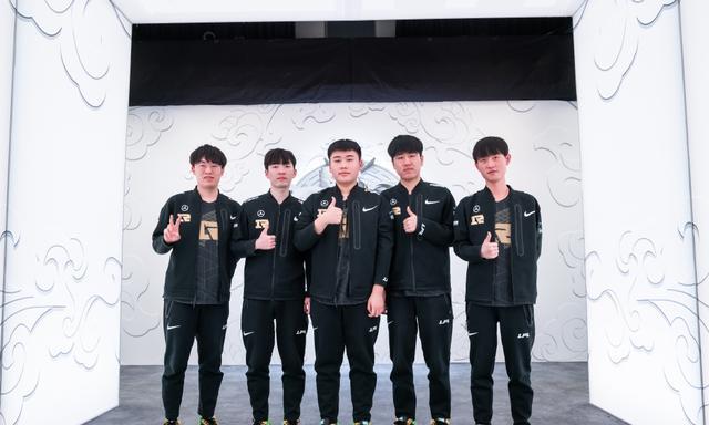 RNG|知情人透露复星狼队即将收购RNG，全华班以及皇族IP能否保留存疑