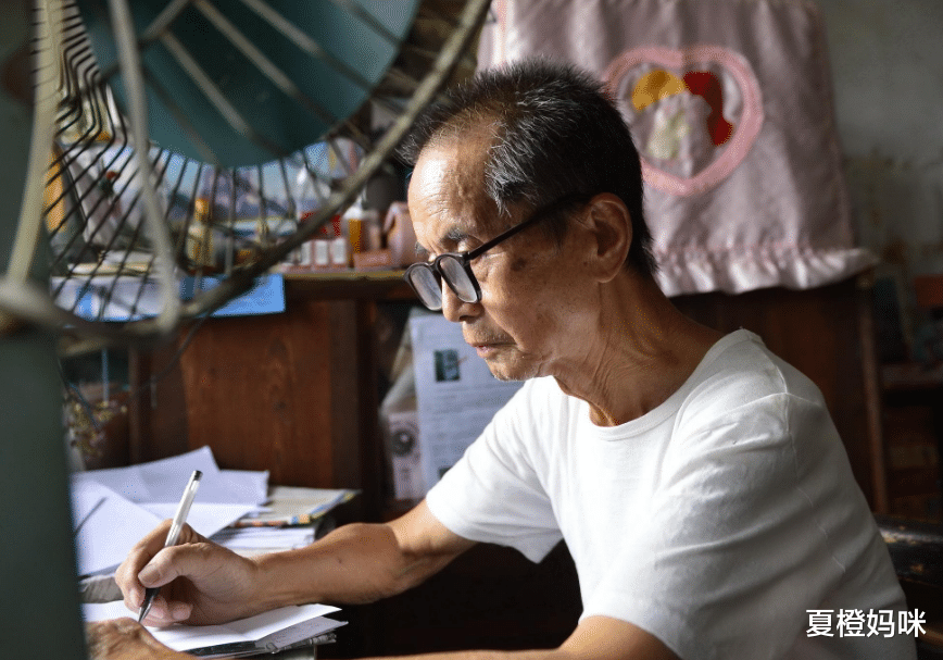 夏橙妈咪|国家统计教师年薪10万,有人却说月薪只有2112,到底谁在撒谎