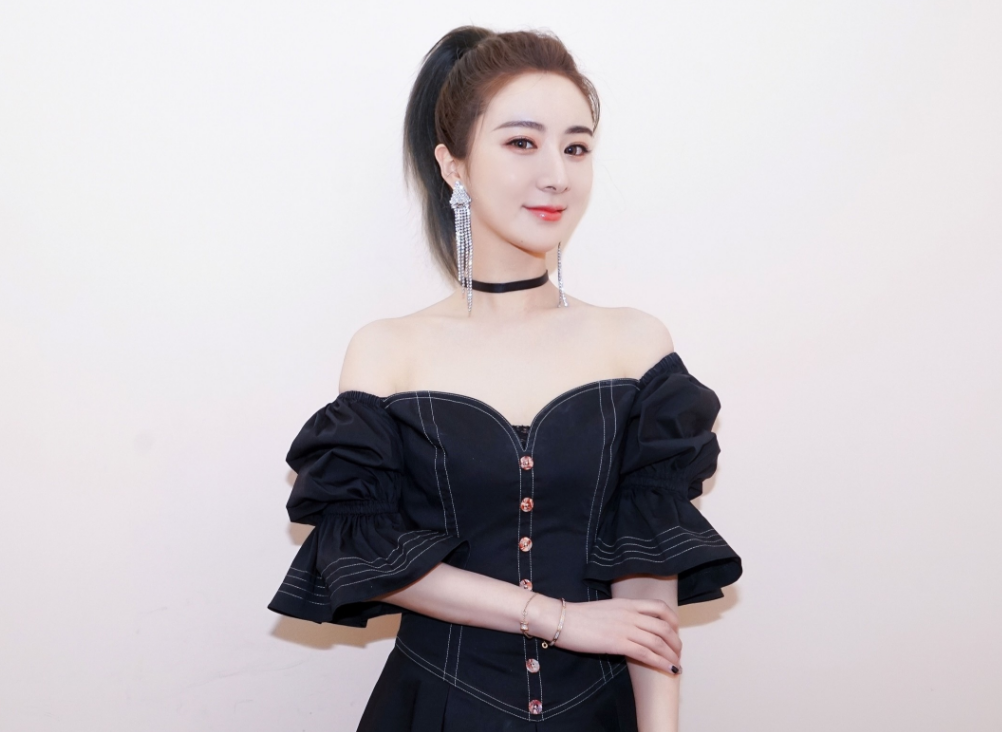 汪峰|继薇娅逃税被罚后，又一明星夫妻被查？汪峰夫妇注销合伙公司