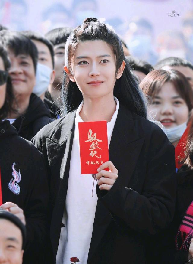 迪丽热巴|迪丽热巴新剧官宣，西域风好可，男主古装造型惊艳，收视稳了