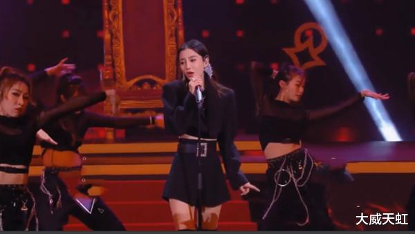 刘德华|当baby和李菲儿同时落水后，素颜状态下，真实颜值一目了然！