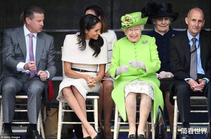 嫩模 梅根哈里好莱坞混不下去了？厚着脸皮请求返回英国，女王吃惊