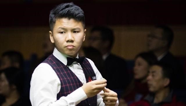 趙心童|趙心童劍指大師賽資格，周躍龍?zhí)幘澄⒚?，倆人面臨同一競(jìng)爭(zhēng)對(duì)手！