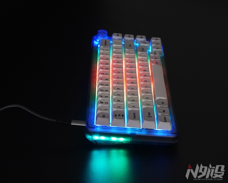 尽显内在美 摩豹CK69 RGB机械键盘体验