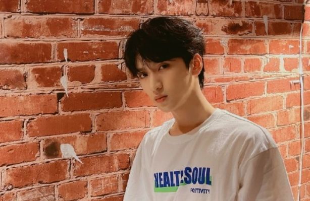 严浩翔|网曝严浩翔卖头发给粉丝？4800一根出售，网友：这是有多缺钱