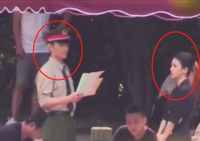 肖战|礼仪手获好评！肖战《王牌》与白鹿同框图曝光，女生被指造型太土