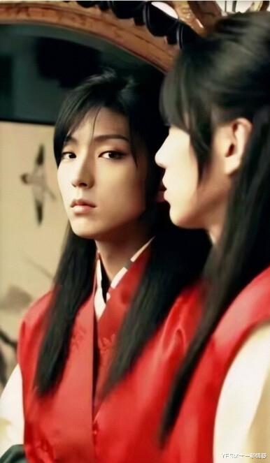 |雌雄难辨!看了这10位男星的女装扮相,男人都会心动