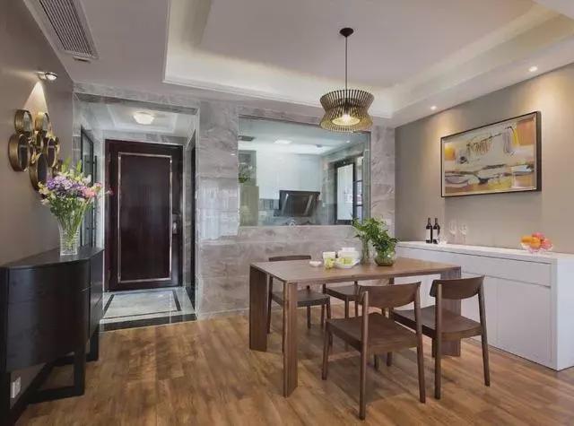 只不过在厨房开了一扇窗,没想到发到朋友圈火了,入住之后太实用