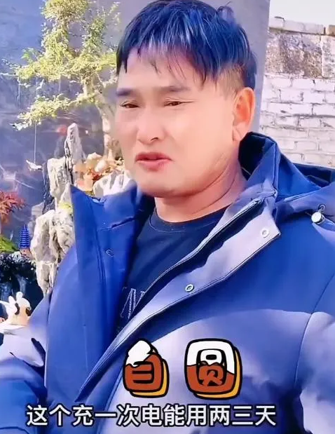 朱之文|大衣哥有两三部智能机，却总是用老年机？朱之文亲自给出了回应！