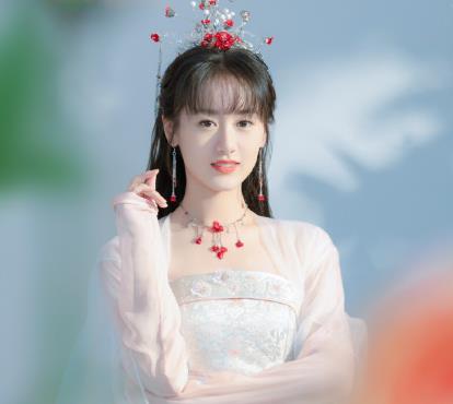 袁冰妍|倾城亦清欢准备开机，女主暂定袁冰妍，钟汉良和林更新同时被遛