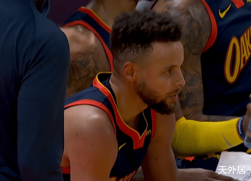 斯蒂芬·庫里|逆轉(zhuǎn)19分！庫里救贖一戰(zhàn)：瘋狂20次出手三分，加時賽“跳舞”慶祝