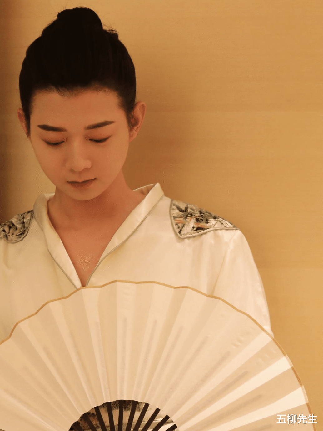 哈里王子|国风人设崩塌？霍尊退出两档综艺录制，疑朋友圈诉苦：什么都没做