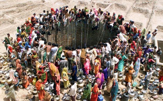 软软够可爱|印度“千万大军”：即将奔赴恒河取水朝圣，当地人普遍不戴口罩