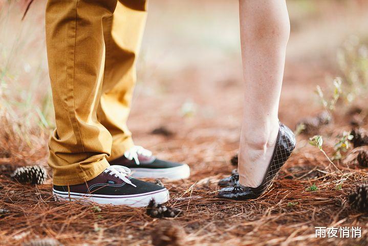 雨夜悄悄|只有真心爱你的男人，才会委屈自己，为你做以下3件事