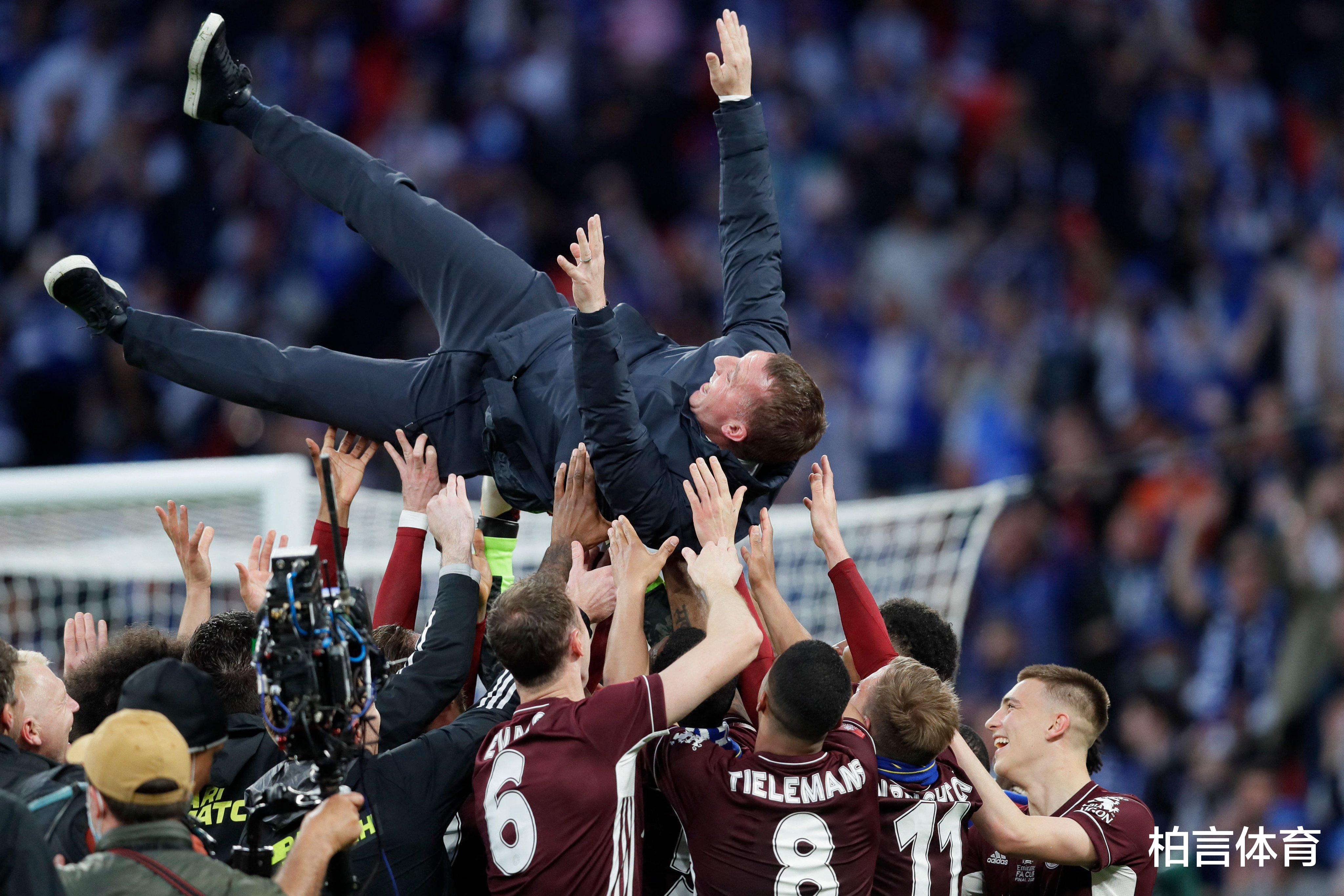 英超|瘋狂英超！1夜踢出2大悲劇，1主帥下課，利物浦成頭號(hào)贏家