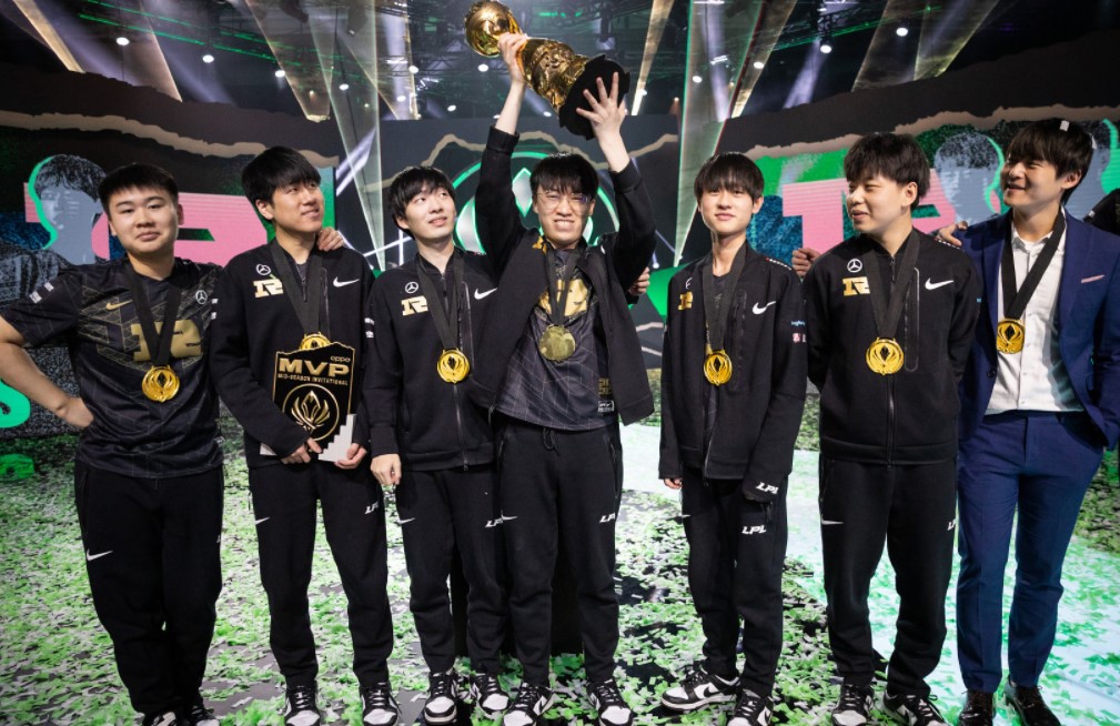 RNG|RNG夺冠是“安排”好的?网友3天前就猜到了:DK也要被原神坑