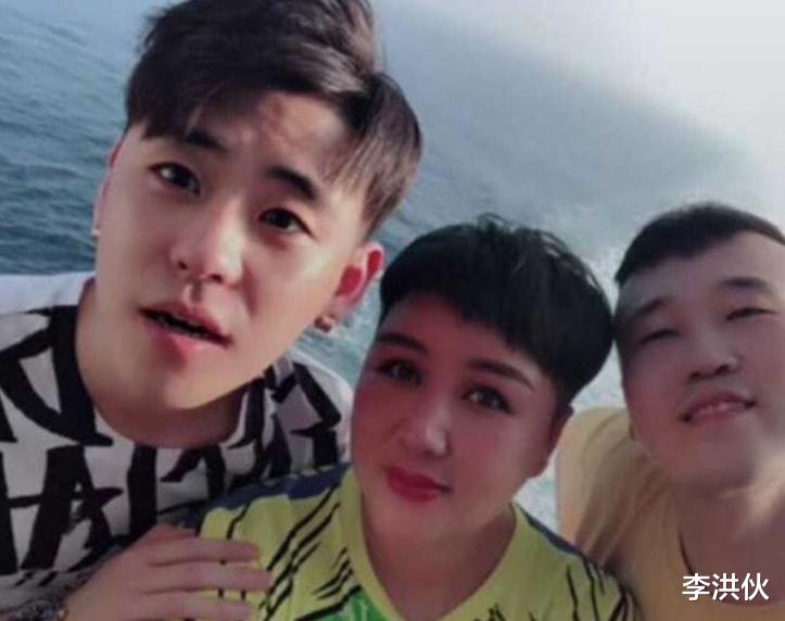 张云雷|德云社最受宠弟子张云雷，十年蜕变化成蝶，与师娘王惠关系不一般