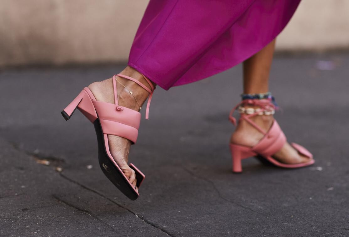 刘美华时尚|手链见得多了,知道“脚链”应该怎样搭配吗?简约时尚又撩人