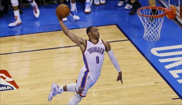姑且慕容|NBA历史上有没有既拿过得分王，又拿过助攻王的球员？怎么看？
