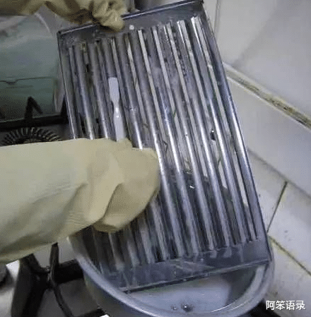 阿笨语录|油烟机脏了别拆洗，教你三个小妙招，不拆不换焕然一新