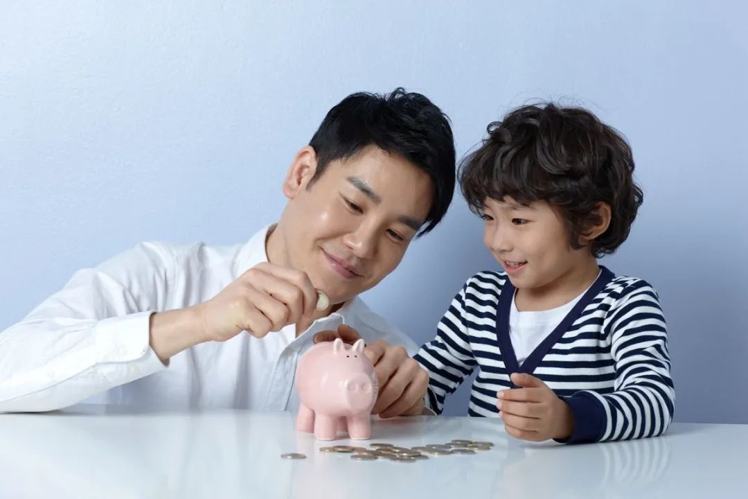 C妈学堂|羞于和孩子谈钱，是当代父母教育的一大“疏忽”，你别不重视