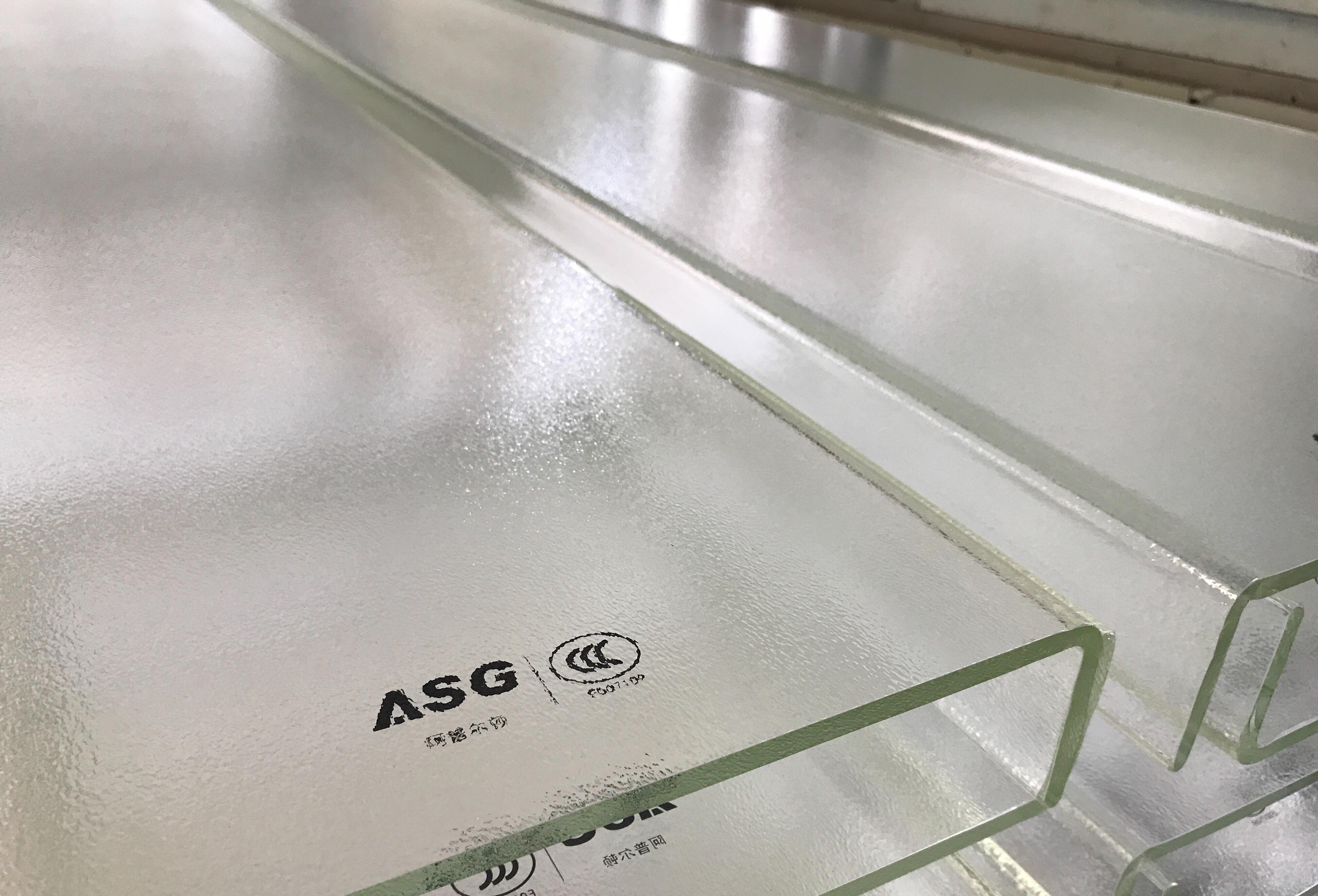 长虹玻璃翻车现场:从种草到心碎,往往只需要一次装修