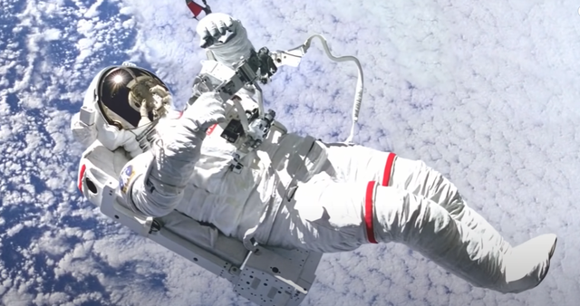 SpaceX|技术为美观让路！SpaceX新宇航服亮相，为外观抛弃了基本功能