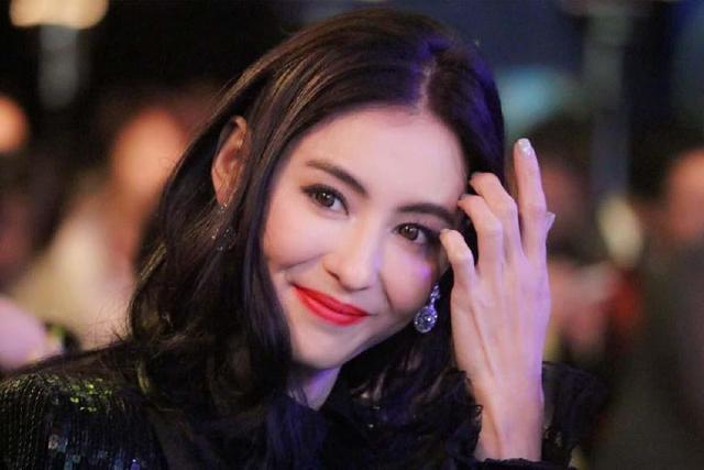 谢霆锋|谢霆锋不再隐瞒，曝出与张柏芝三胎的真正关系，难怪至今不娶王菲