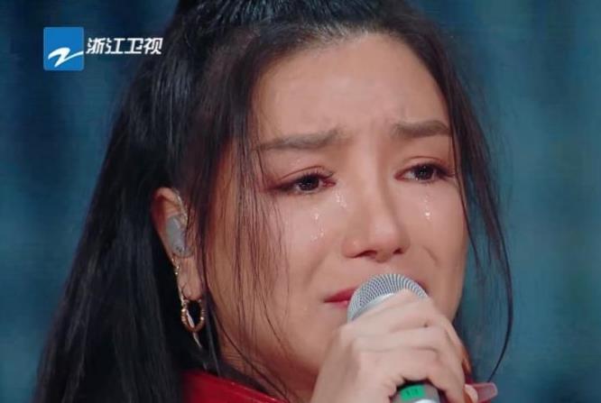 江映蓉|超女冠军江映蓉，12年捧不红的真相