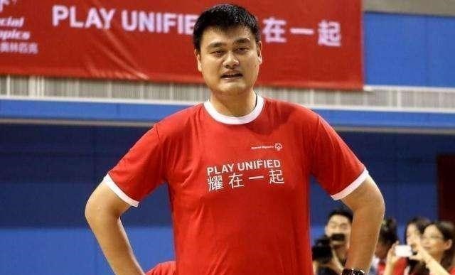 姚明|40岁姚明坦言：我宁愿矮10cm，换取易建联的一方面优势啊！