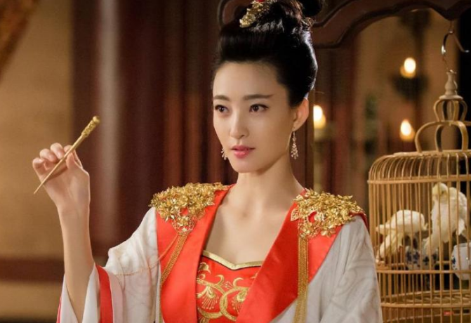 靳东|《叛逆者》后又一谍战剧即将来袭，靳东王志文联手，女主颜值过人