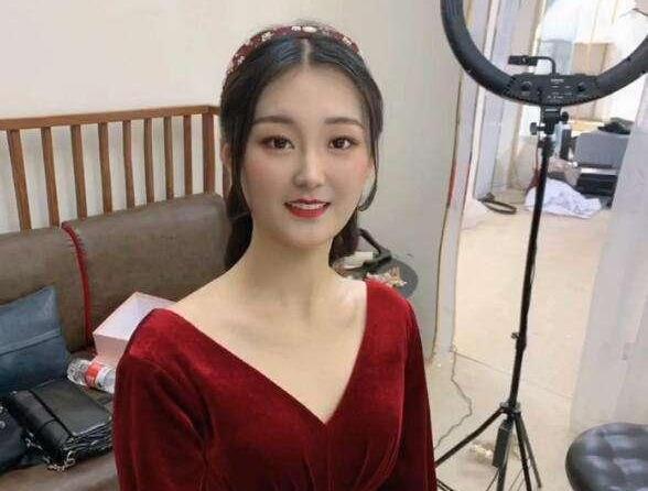 陈亚男|陈亚男哭诉大衣嫂冷漠，回家多次喊妈妈都不搭理，心都凉透了