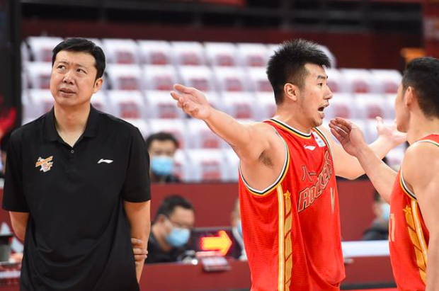 米蘭|男籃名宿又離婚了？新婚妻子社媒發(fā)文疑似告別，曾是登陸NBA第1人