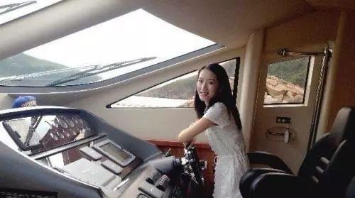 李念|“海藻”李念：红了就结婚，嫁大14岁富豪，编剧扬言想封杀