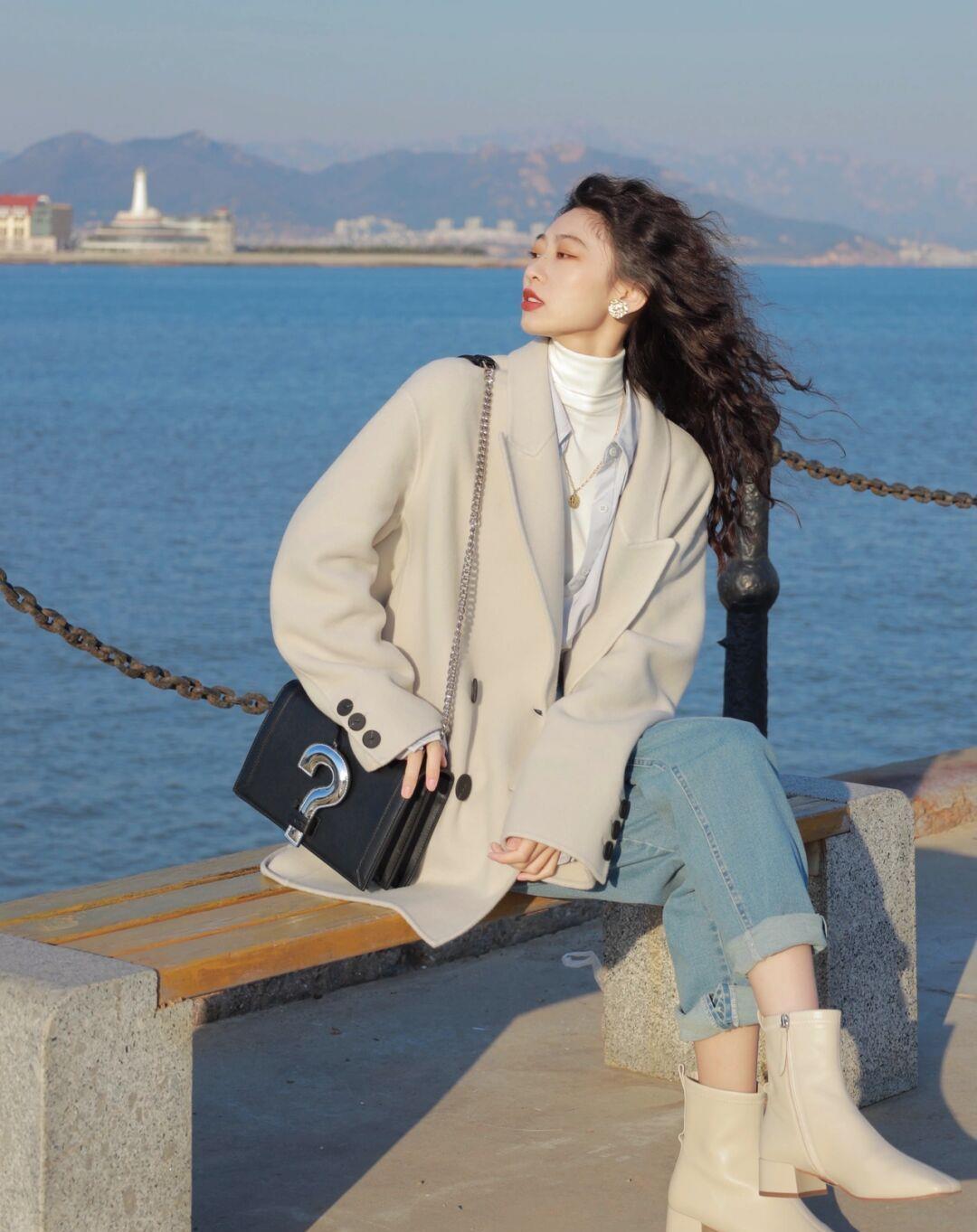 奶豆妈|秋冬季外套怎样穿出层次感？学会这3点，让你跟臃肿造型说拜拜