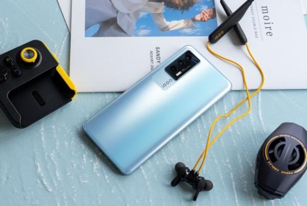 vivo|256GB+120Hz屏仅2699元，还有66W快充，vivo良心旗舰手机！