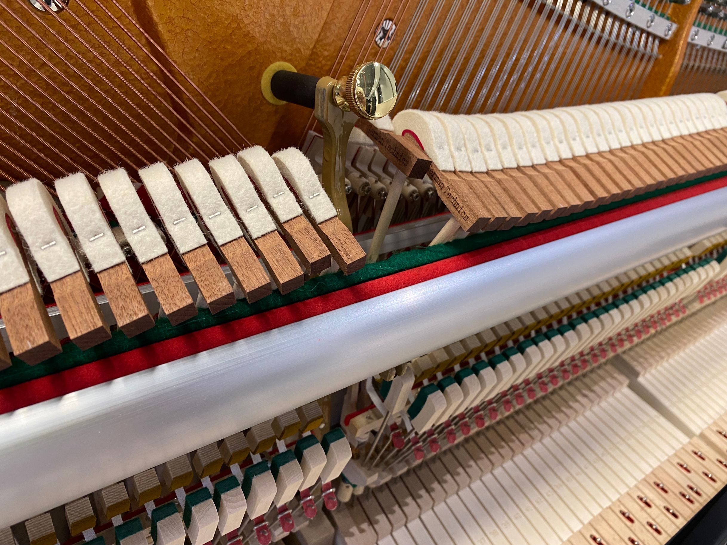 钢琴多久调音最合适?