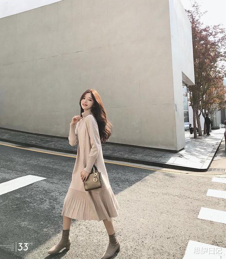 思伊日记 如画中人般唯美,冬季针织连衣裙,有着优雅温柔的风情