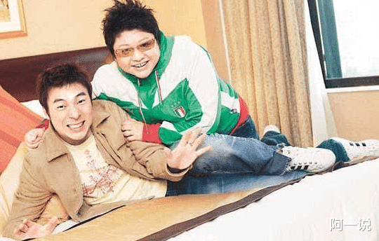 韩红|许志安与韩红当街热吻被拍，持续了10多秒，许志安还不忘用袖子擦嘴