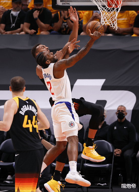 甩锅|卡乔丹绝杀甩锅上热搜！詹皇传球就被喷遭双标，美网友说出公道话