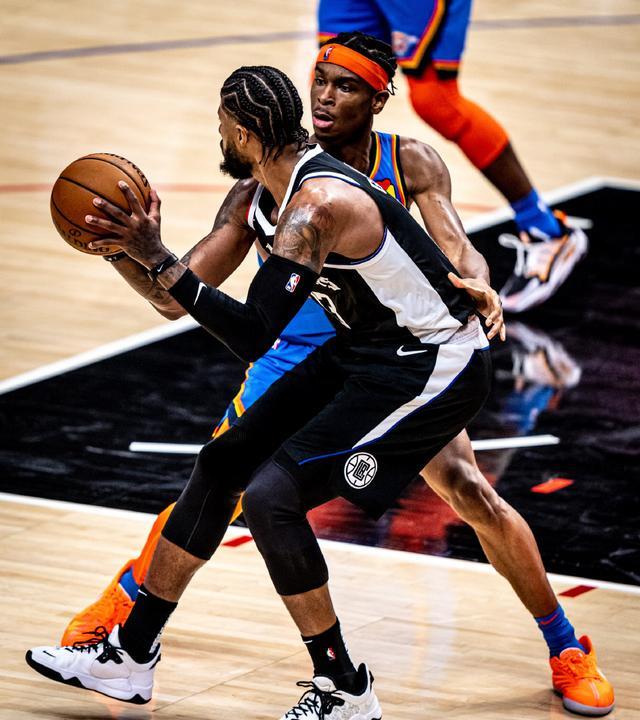 龙华 快船交易保罗乔治，篮网送出乔哈里斯，NBA交易只凭一张嘴？