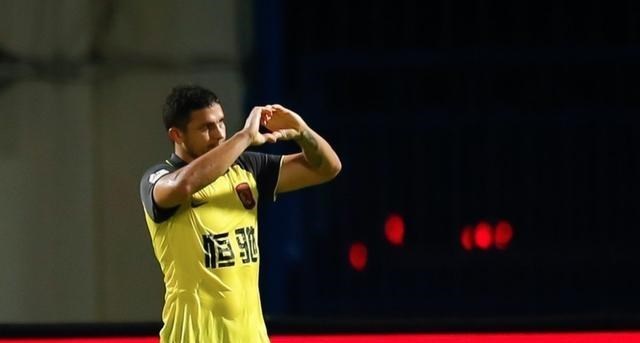 憨爸爸育儿|1：1！球迷找出国足落败祸首：10年没自己球员还有脸说挽救了中超