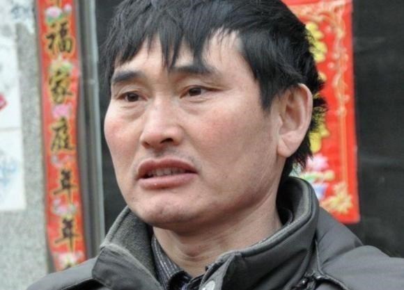 蘑小菇 真当网友不明白？陈亚男“叔叔”身份曝光，原来我们被忽悠了