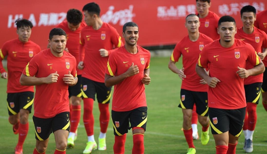 可乐姐姐的罙夜物语 山东泰山果然野心勃勃！全力打造国足未来中场核心，给无限开火权