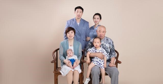 我们的歌|郭德纲儿徒烧饼三代同堂，妻子征集组合名字，德云社粉丝大显才能